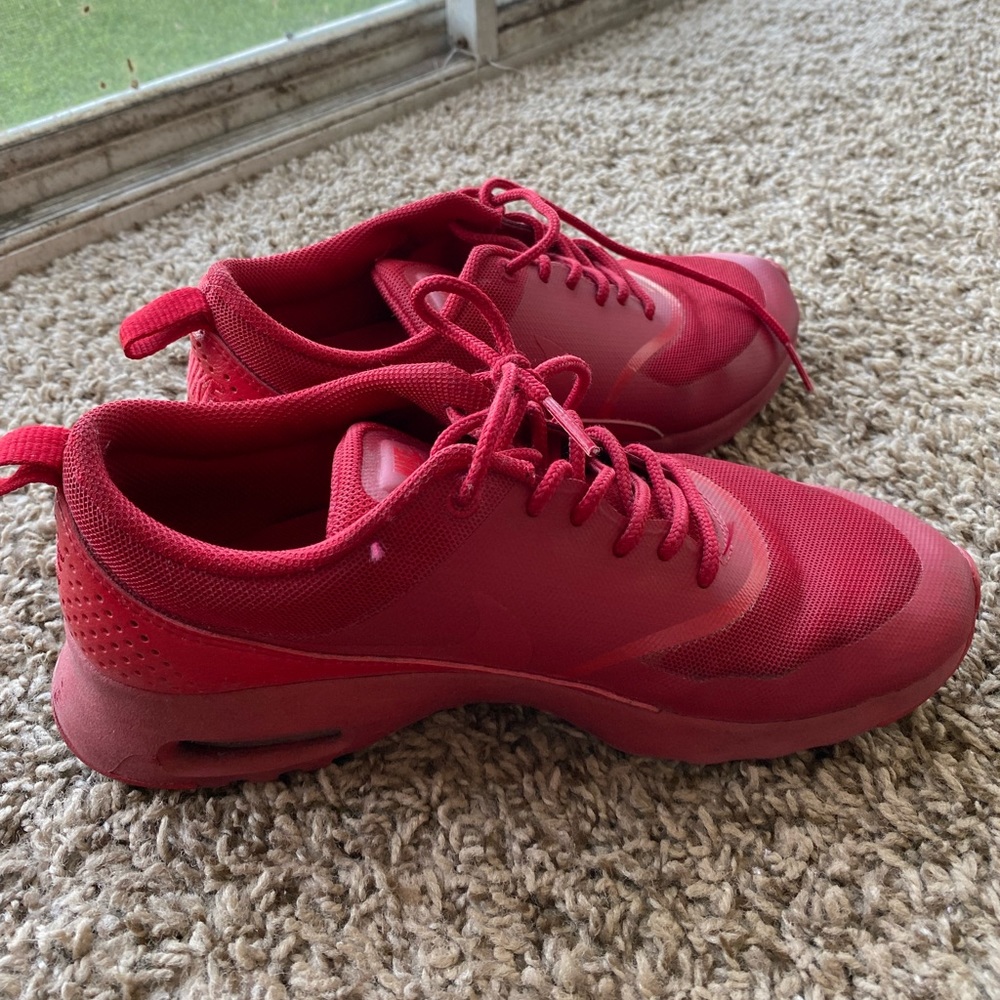 NIKE SNEAKERS